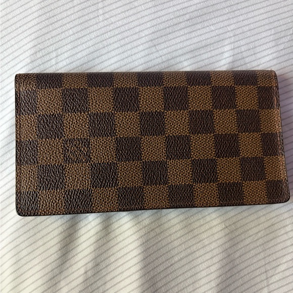 Louis Vuitton Damier checkbook with card slots - Picture 1 of 12